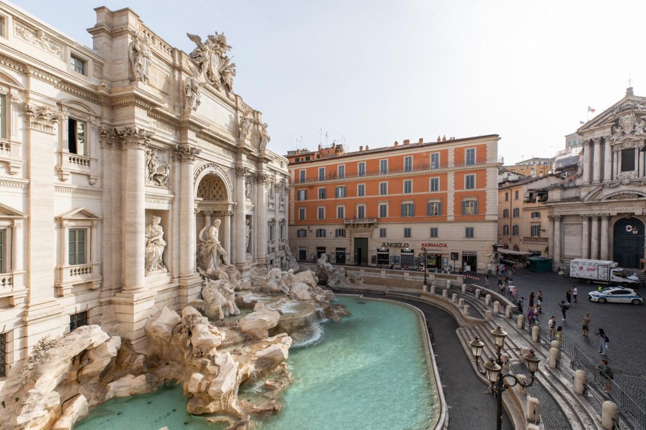 Iflat Trevi Fountain At Your Feet Rome Exterior photo